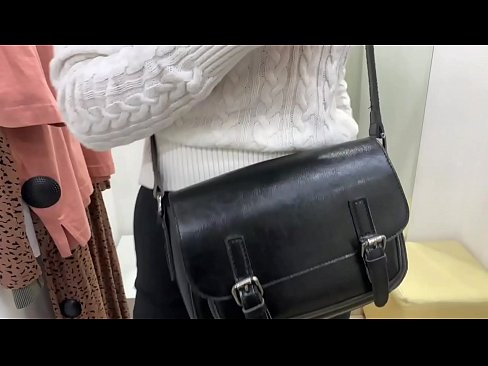❤️ Masturbasi umum tina jalang ngora FeralBerry sareng dildo di kamar pas ️ video bangsat dina su.rexporn-com.ru ☑