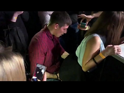 ❤️ Sex nyata dina nightclub Rusia. gadis Rusia 18 taun heubeul dina anus jeung heunceut fucked di nightclub a ️ video bangsat dina su.rexporn-com.ru ☑